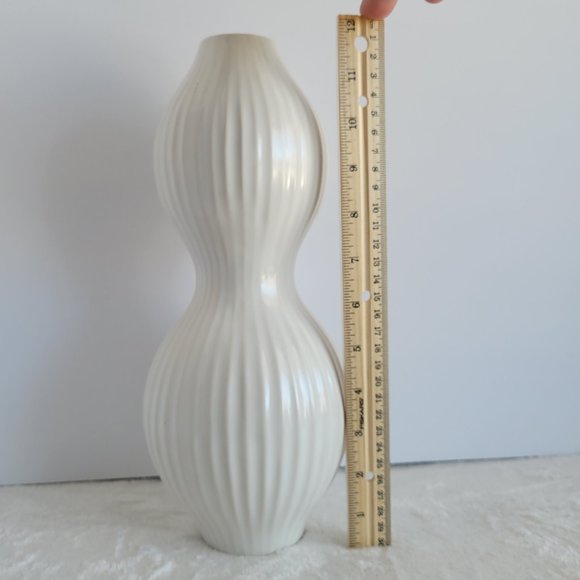 Large White Ceramic Vase - Picture 12 of 14